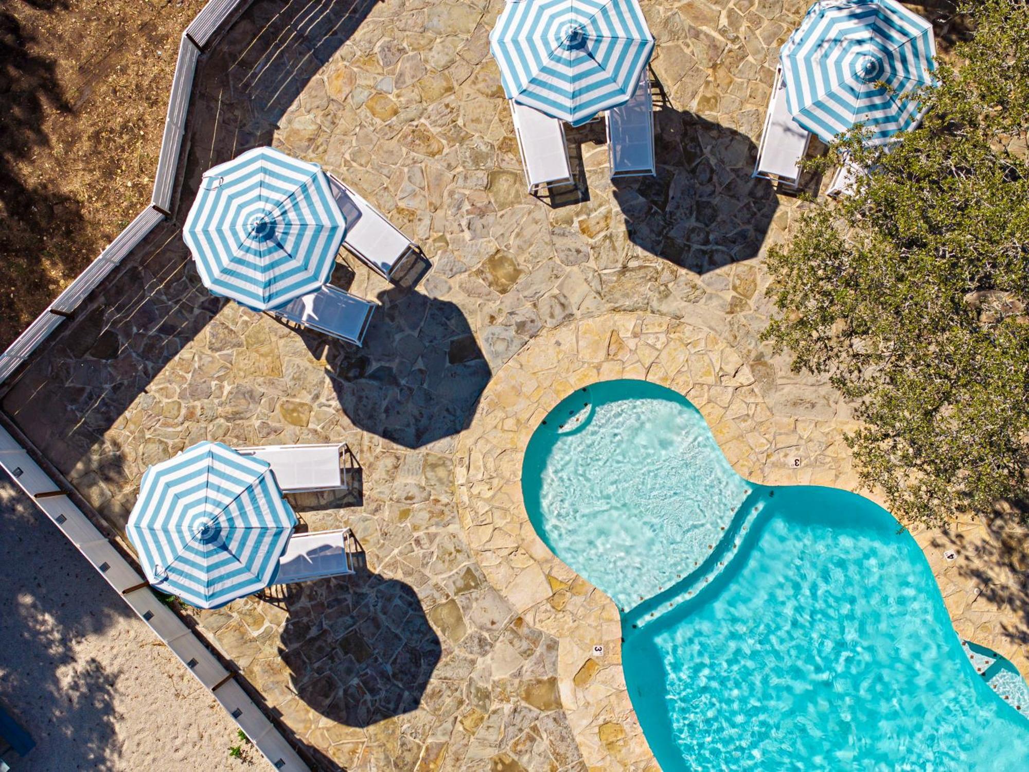 The Claire Hotel Canyon Lake Exterior foto