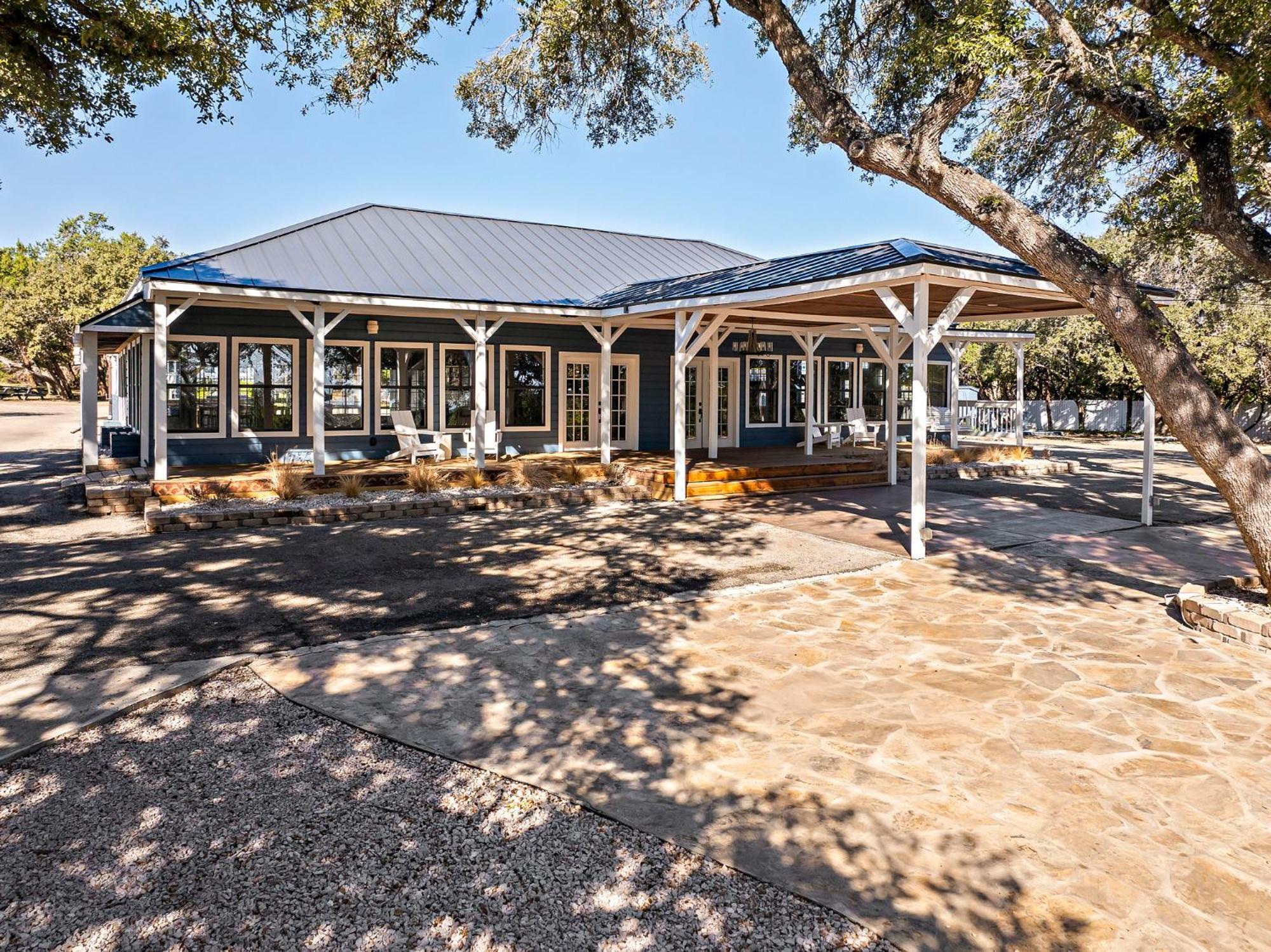 The Claire Hotel Canyon Lake Exterior foto
